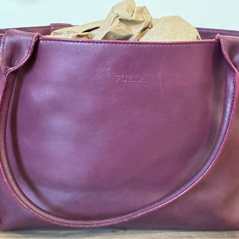 Furls Tote With Wear - Clearance
